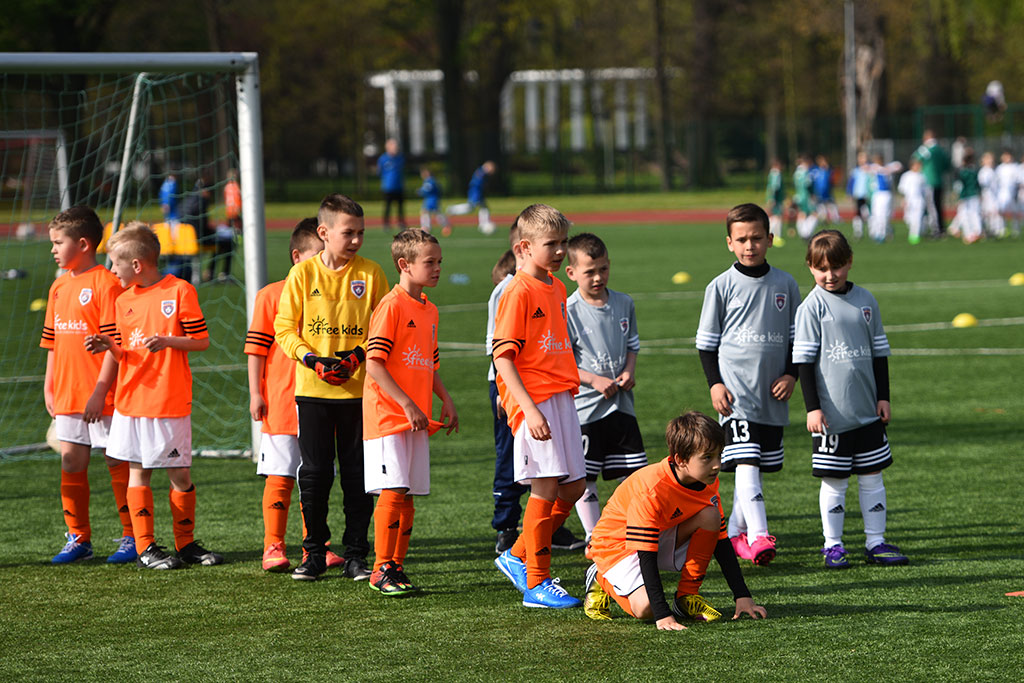 Sport i zabawa w IV edycji turnieju piłkarskiego ŻAK-CUP