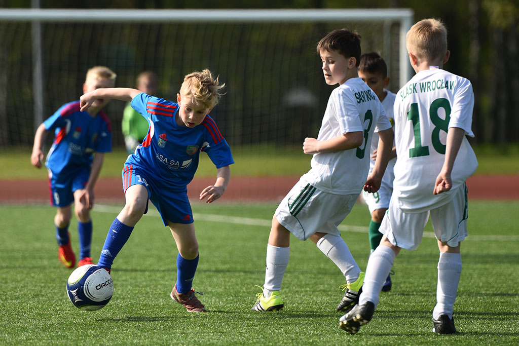Sport i zabawa w IV edycji turnieju piłkarskiego ŻAK-CUP
