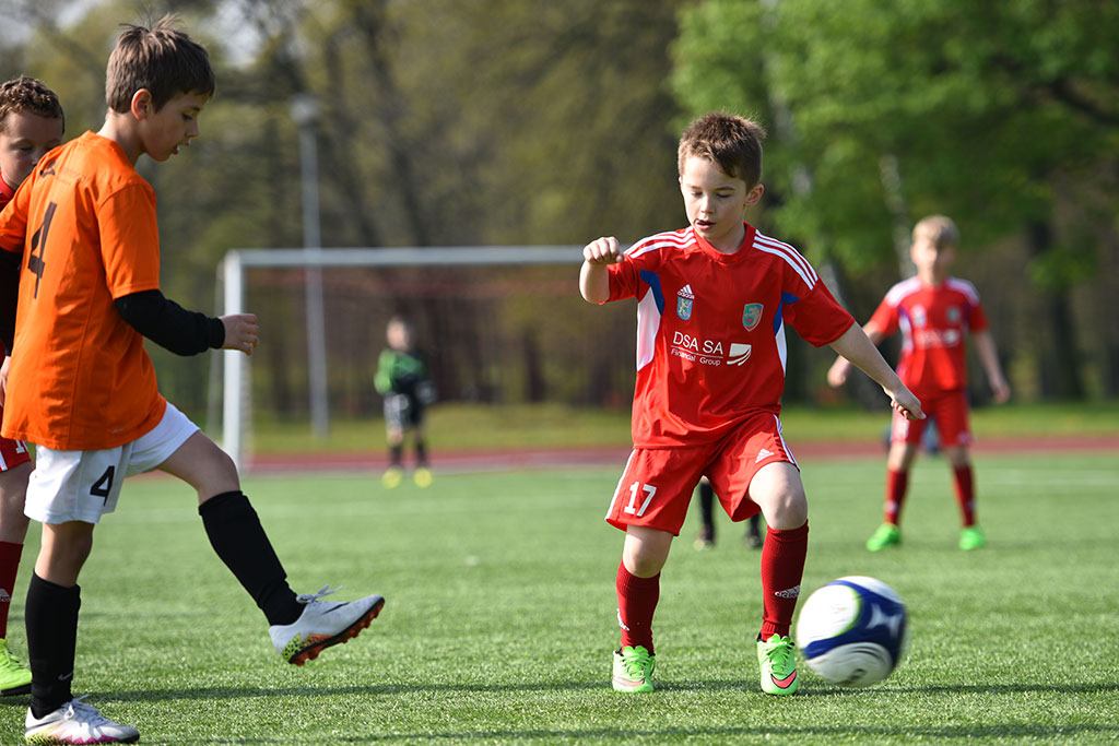 Sport i zabawa w IV edycji turnieju piłkarskiego ŻAK-CUP