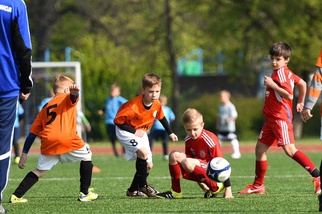 Sport i zabawa w IV edycji turnieju piłkarskiego ŻAK-CUP