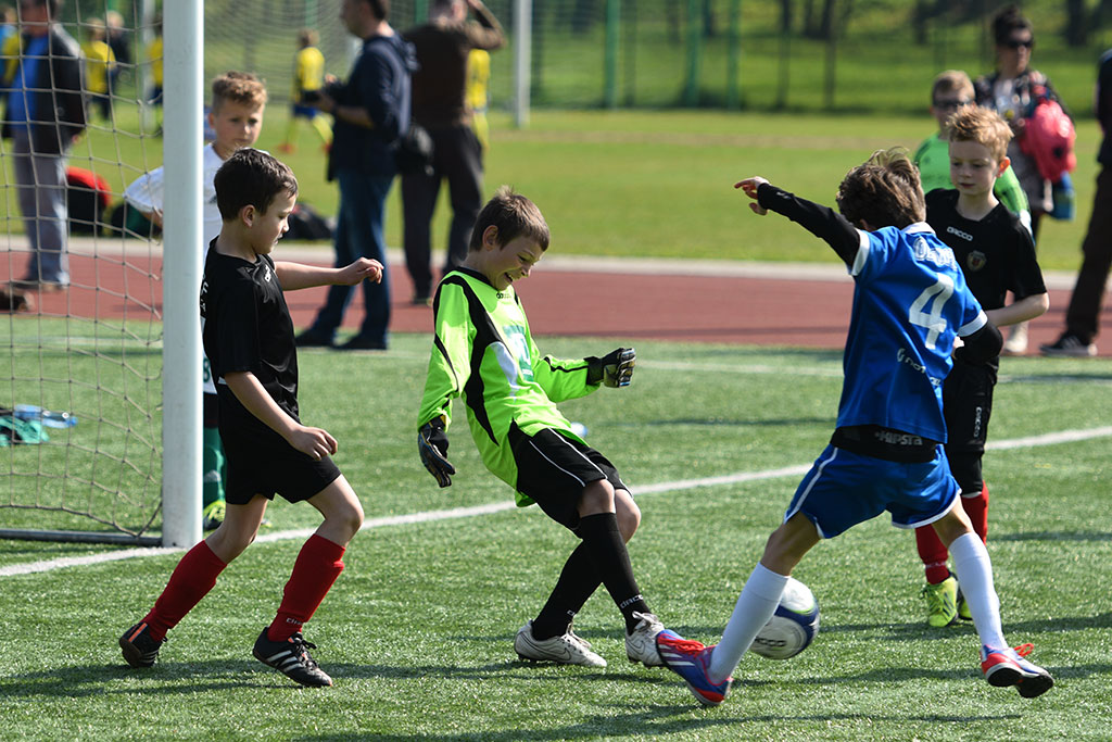 Sport i zabawa w IV edycji turnieju piłkarskiego ŻAK-CUP