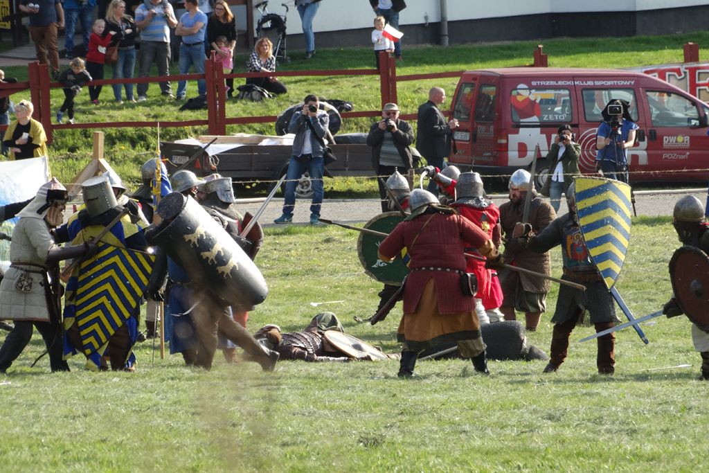Piknik w Legnickim Polu zwieńczony został rekonstrukcją bitwy