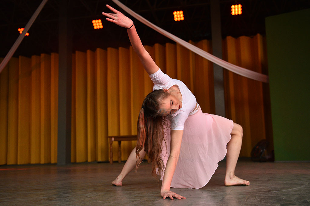 Młodzi adepci Teatru Avatar wystąpili w muszli koncertowej