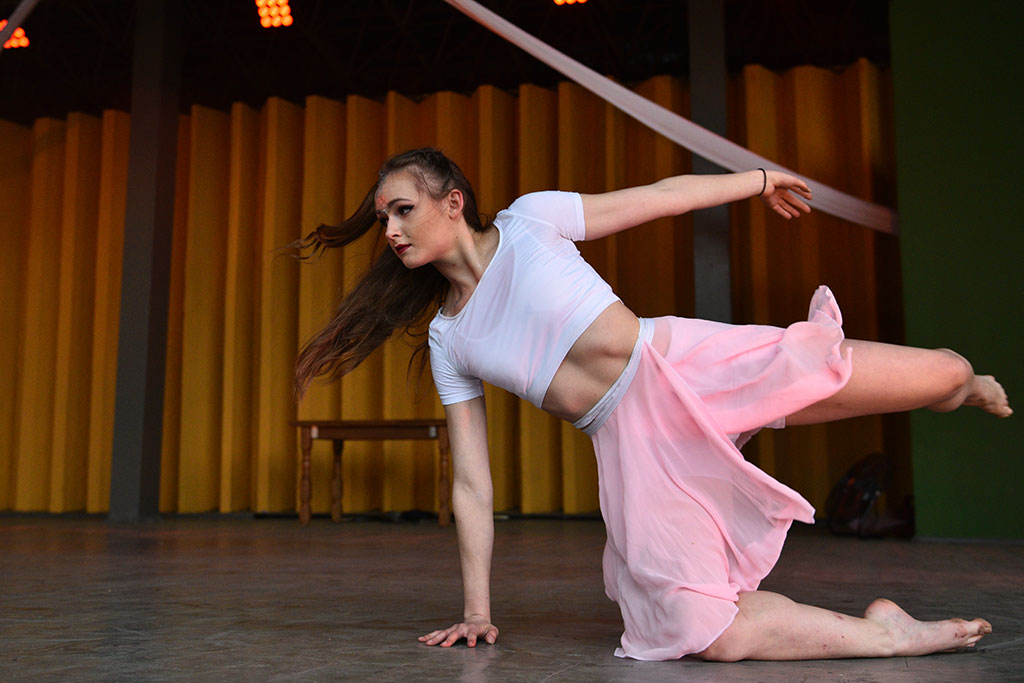 Młodzi adepci Teatru Avatar wystąpili w muszli koncertowej