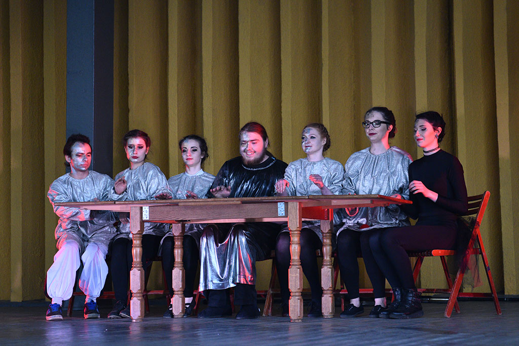 Młodzi adepci Teatru Avatar wystąpili w muszli koncertowej