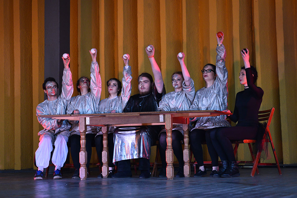 Młodzi adepci Teatru Avatar wystąpili w muszli koncertowej