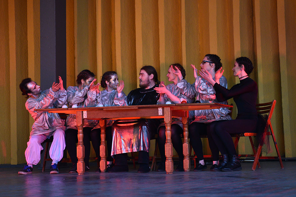 Młodzi adepci Teatru Avatar wystąpili w muszli koncertowej