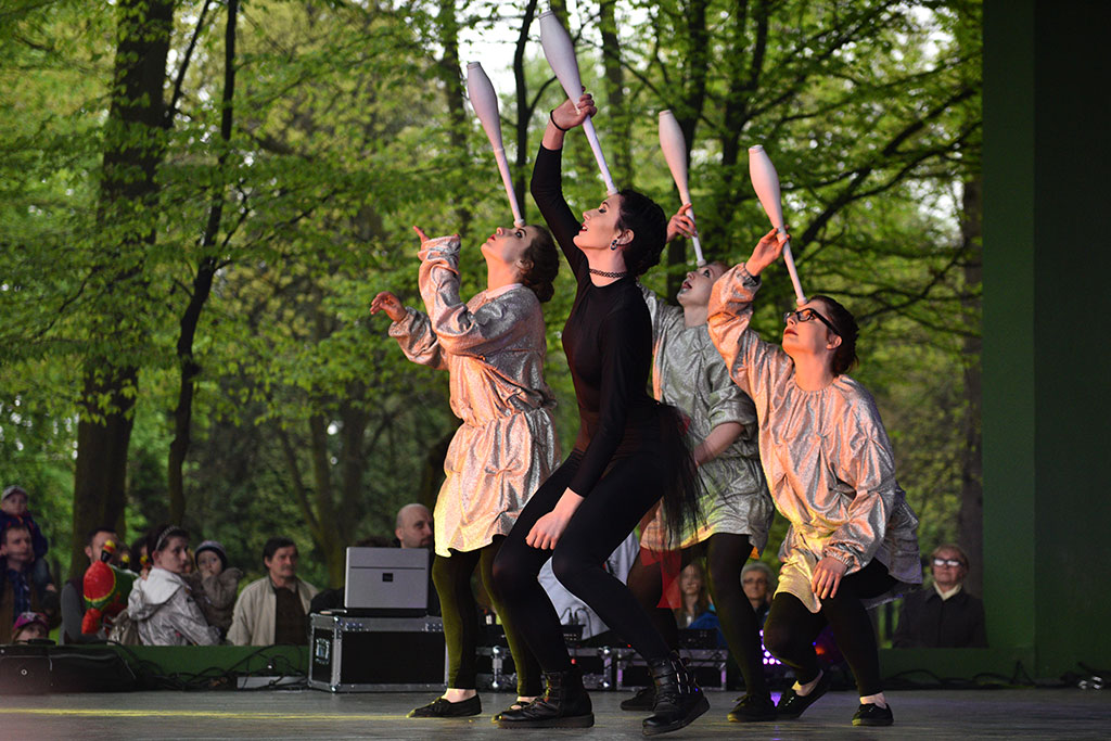 Młodzi adepci Teatru Avatar wystąpili w muszli koncertowej