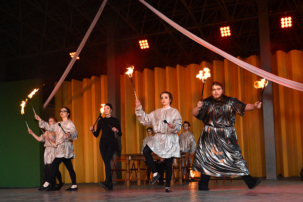 Młodzi adepci Teatru Avatar wystąpili w muszli koncertowej
