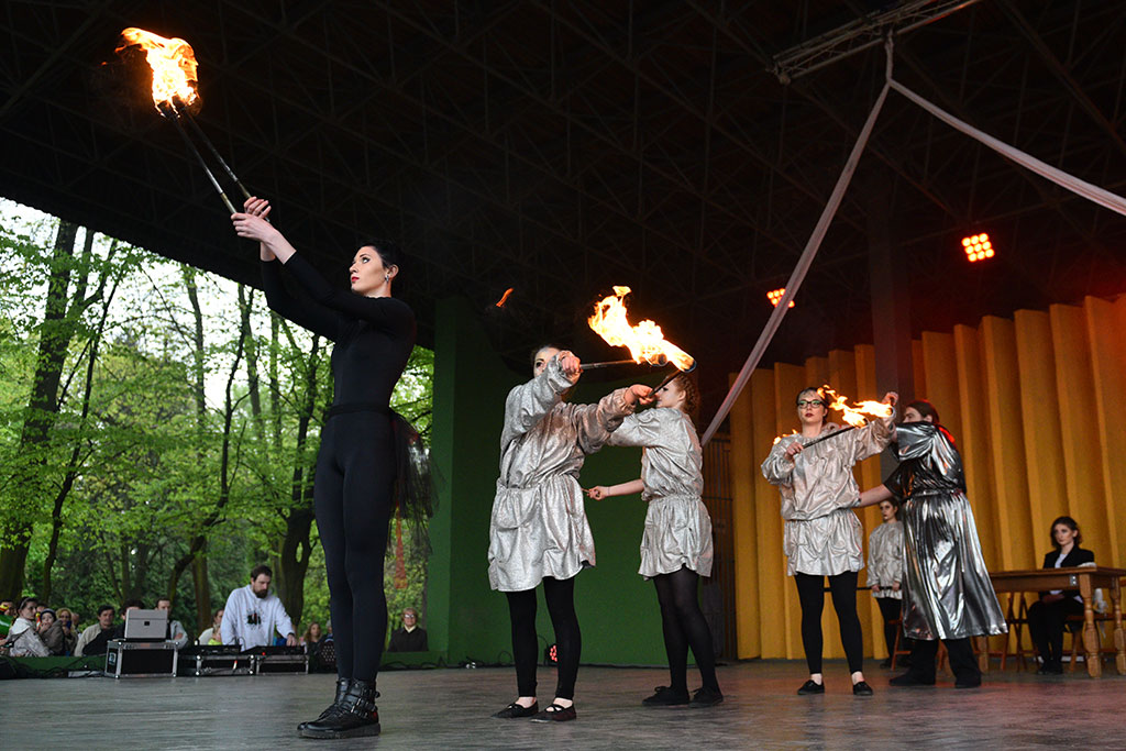 Młodzi adepci Teatru Avatar wystąpili w muszli koncertowej