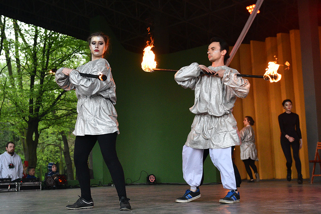 Młodzi adepci Teatru Avatar wystąpili w muszli koncertowej