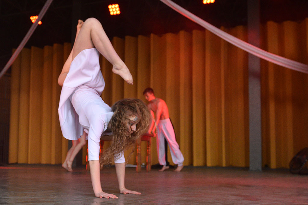 Młodzi adepci Teatru Avatar wystąpili w muszli koncertowej