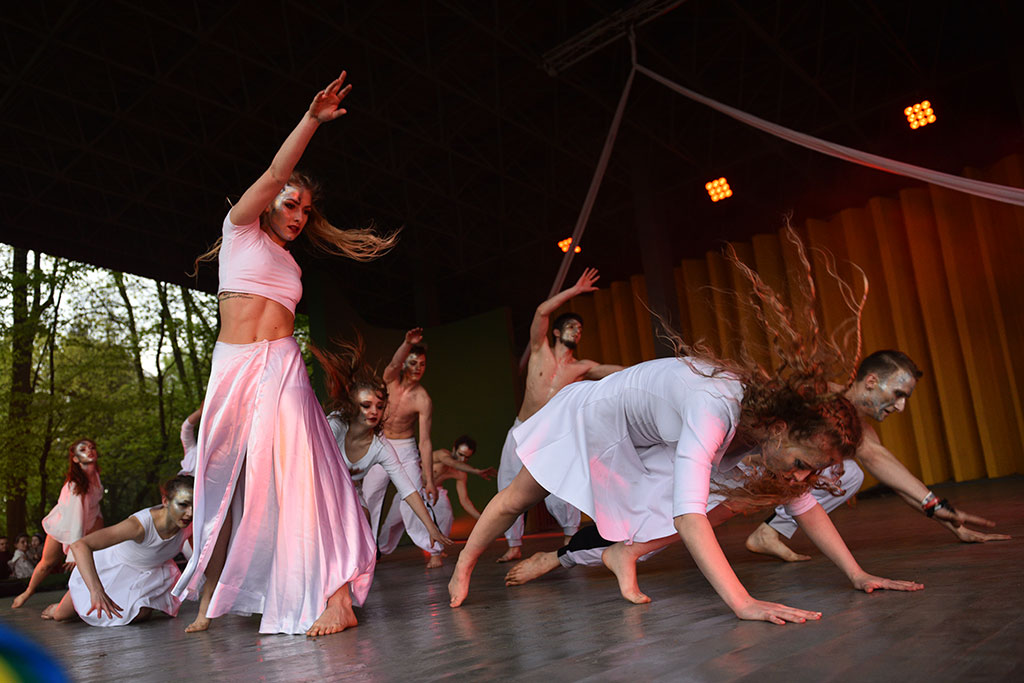 Młodzi adepci Teatru Avatar wystąpili w muszli koncertowej