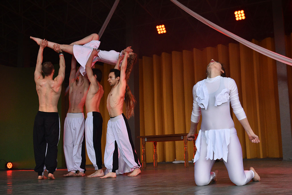 Młodzi adepci Teatru Avatar wystąpili w muszli koncertowej