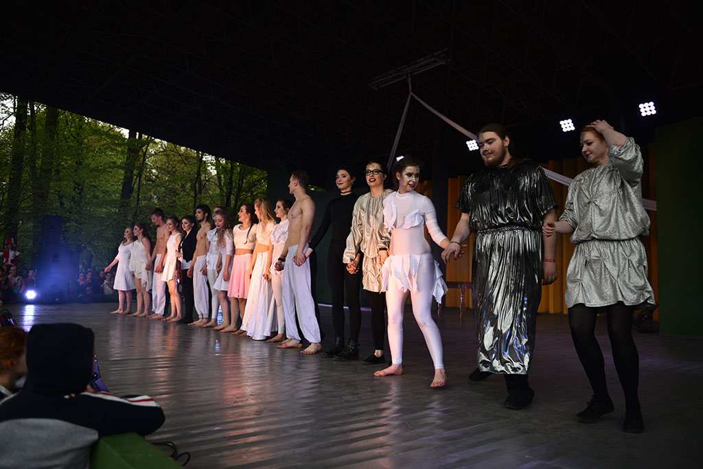 Młodzi adepci Teatru Avatar wystąpili w muszli koncertowej