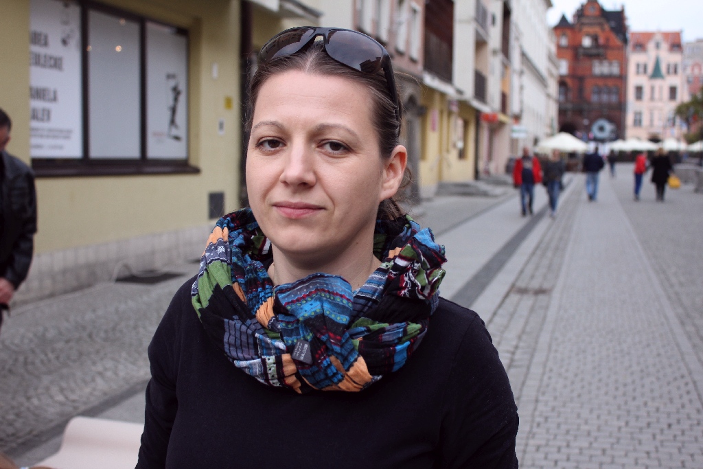 Legniczanie tańcząc poloneza w Rynku uczcili święto Konstytucji