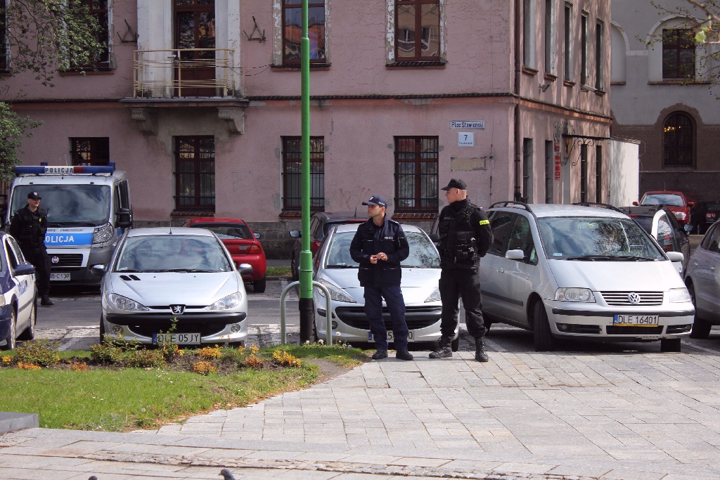 Kwiaty pod Pomnikiem Wdzięczności dla Armii Radzieckiej