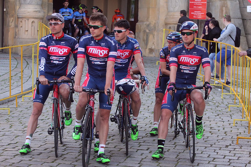 Kolarski peleton Grodów 2016 przemknął ulicami Legnicy