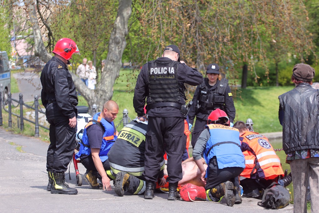 W Kozim Stawie tonął człowiek. Tragedia była blisko