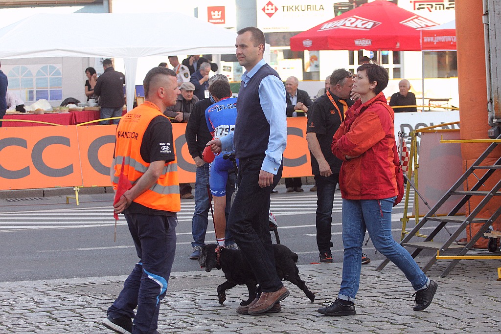Kolarski peleton Grodów 2016 przemknął ulicami Legnicy