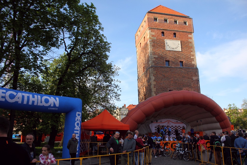 Kolarski peleton Grodów 2016 przemknął ulicami Legnicy