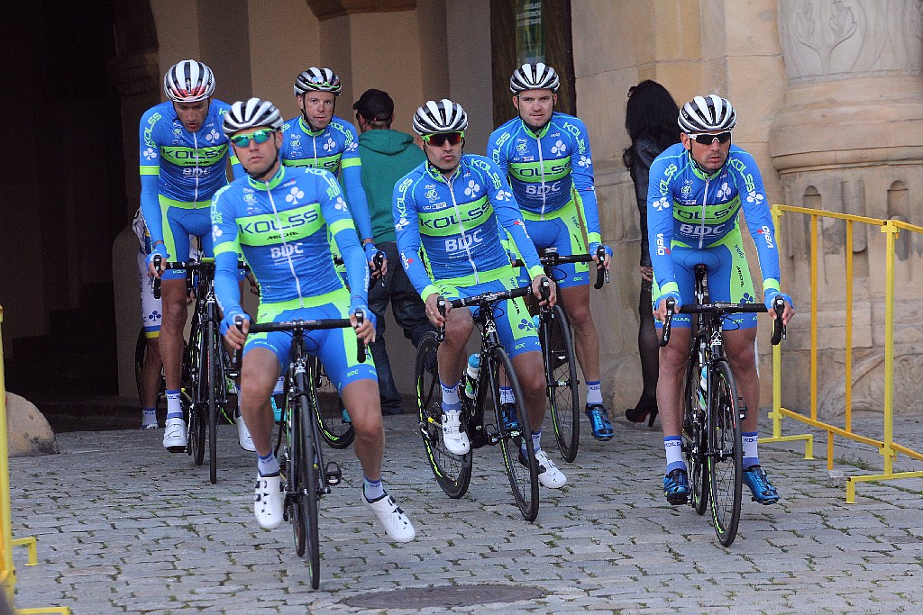 Kolarski peleton Grodów 2016 przemknął ulicami Legnicy