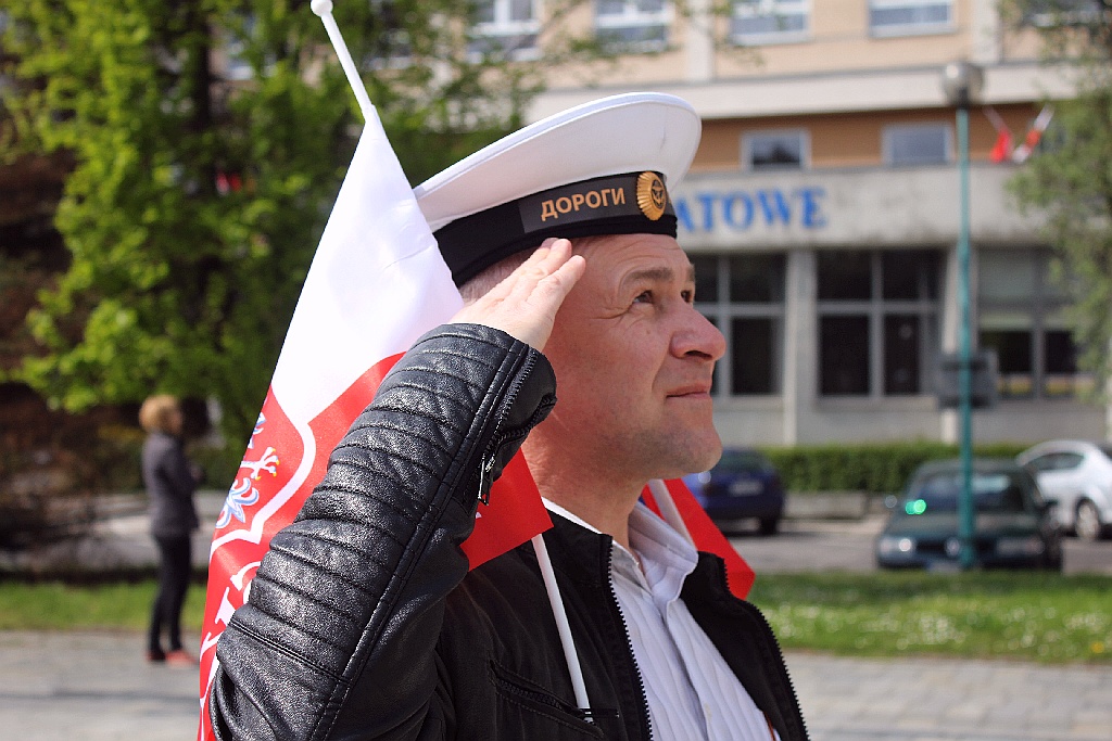Kwiaty pod Pomnikiem Wdzięczności dla Armii Radzieckiej