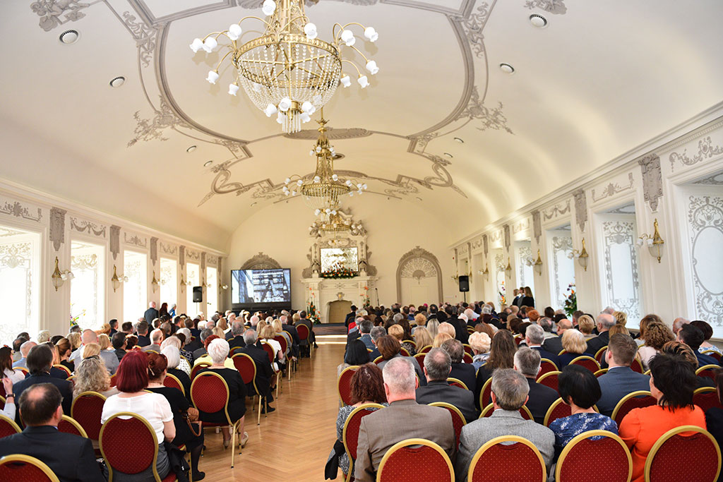 Prezydent podziękował remontującym Akademię Rycerską