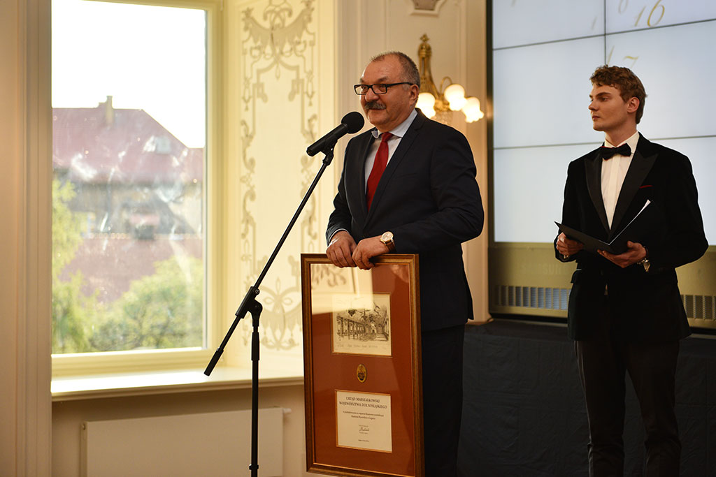 Prezydent podziękował remontującym Akademię Rycerską