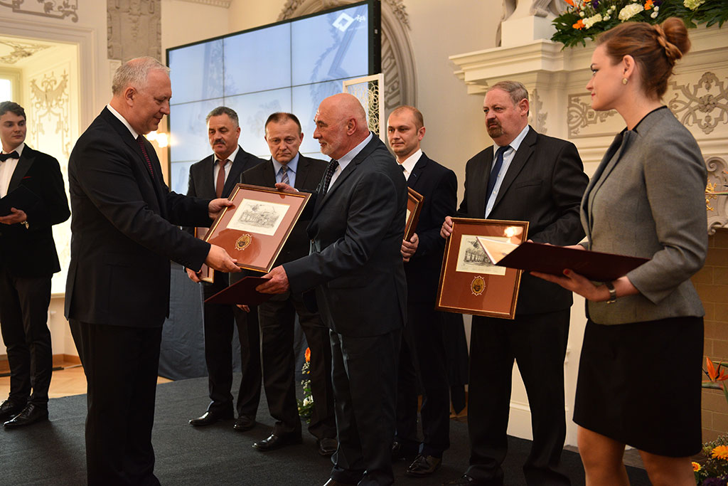 Prezydent podziękował remontującym Akademię Rycerską