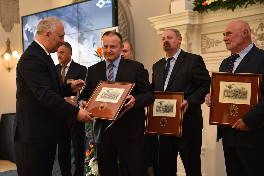 Prezydent podziękował remontującym Akademię Rycerską