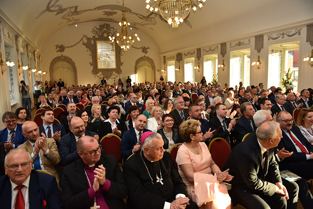 Prezydent podziękował remontującym Akademię Rycerską