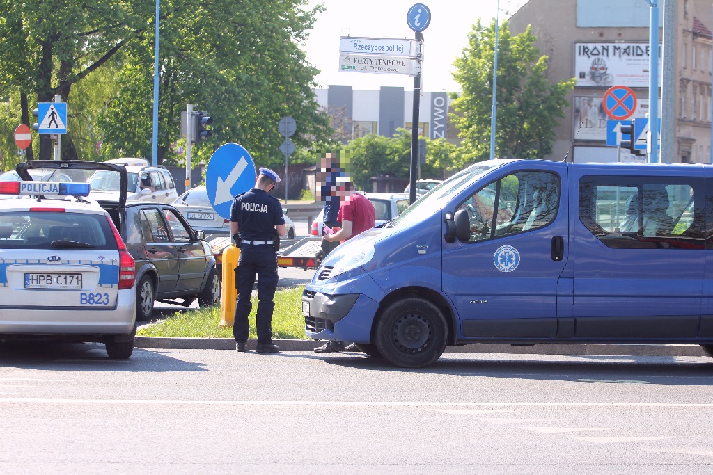 Dwie kolizje w Legnicy.  Na szczęście bez osób rannych