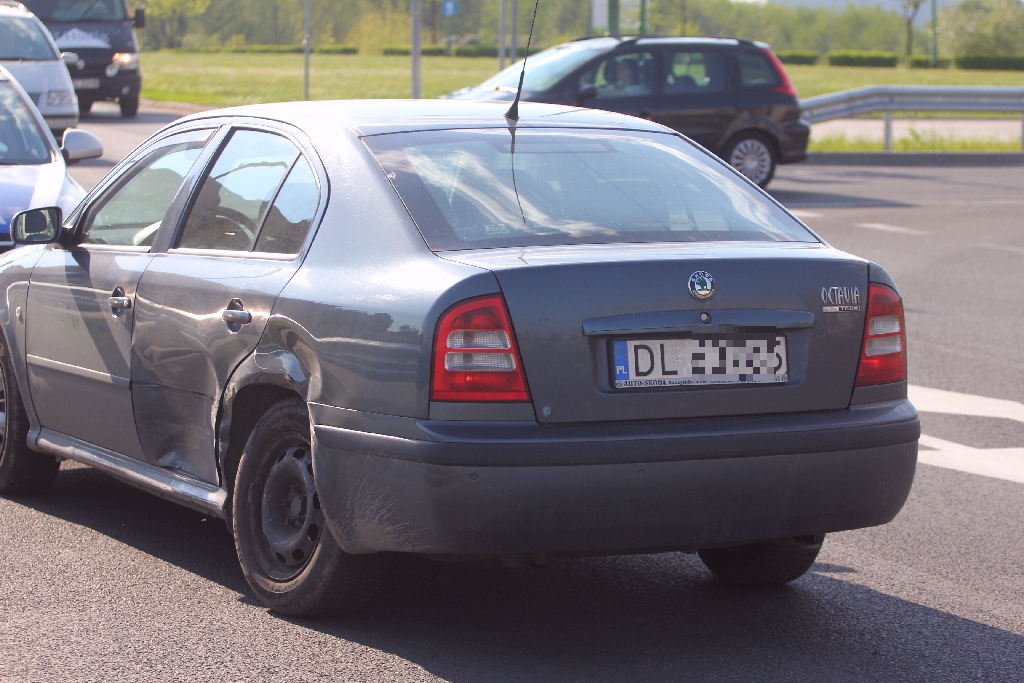 Dwie kolizje w Legnicy.  Na szczęście bez osób rannych