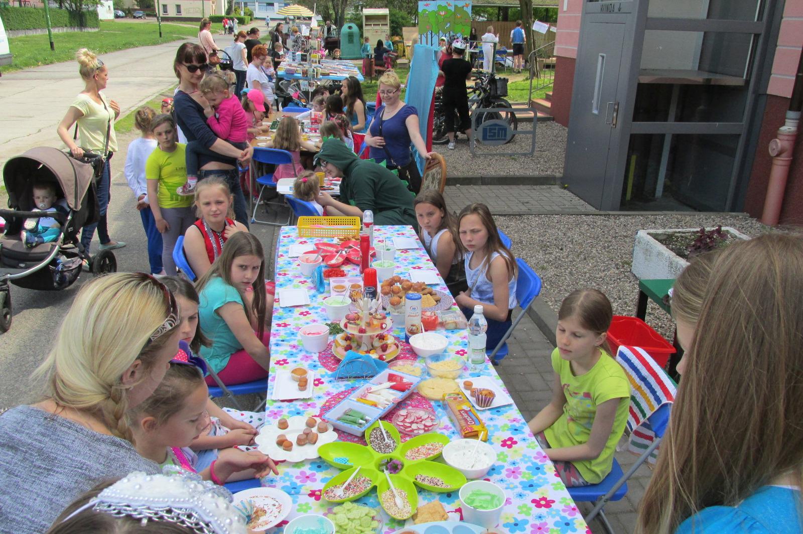 Wiele atrakcji podczas pikniku familijnego z książką