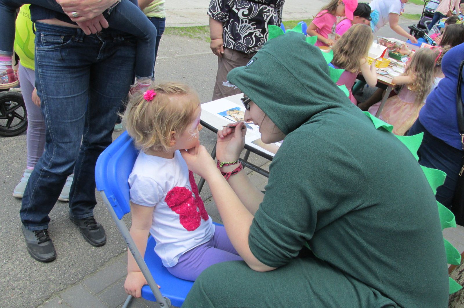 Wiele atrakcji podczas pikniku familijnego z książką