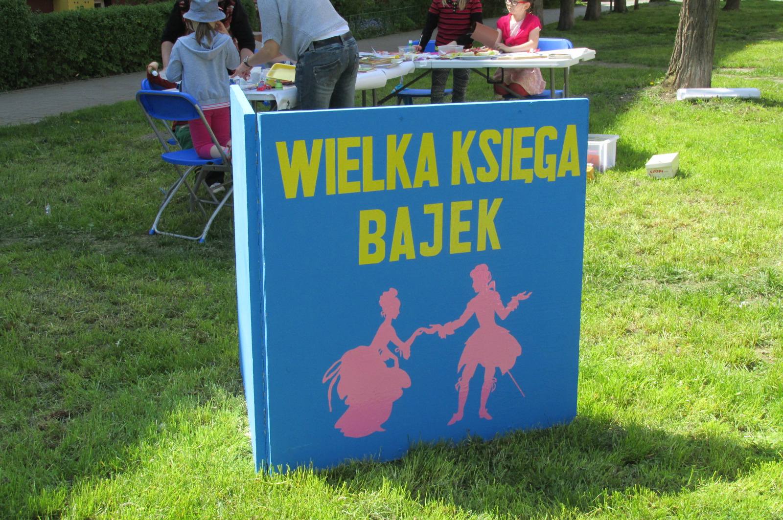 Wiele atrakcji podczas pikniku familijnego z książką