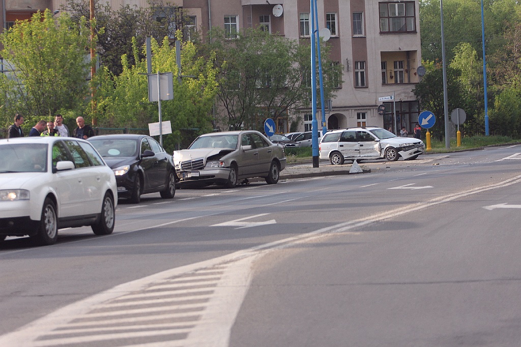 Kolizja na skrzyżowaniu ulic Leszczyńskiej i Bolesława Prusa