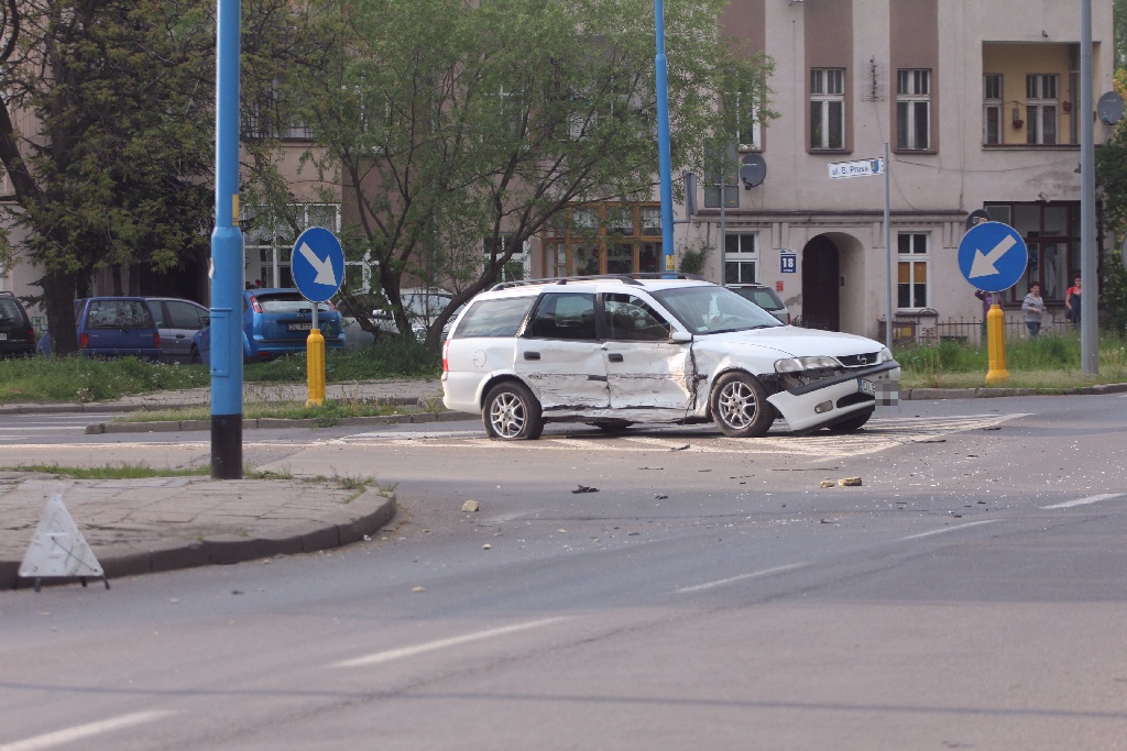 Kolizja na skrzyżowaniu ulic Leszczyńskiej i Bolesława Prusa