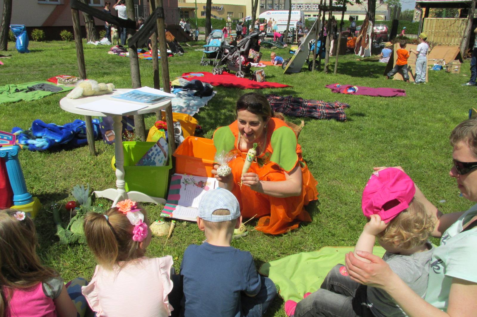 Wiele atrakcji podczas pikniku familijnego z książką