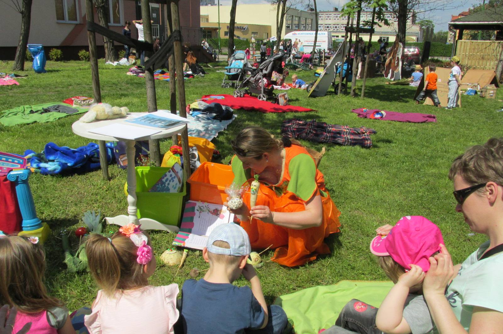 Wiele atrakcji podczas pikniku familijnego z książką