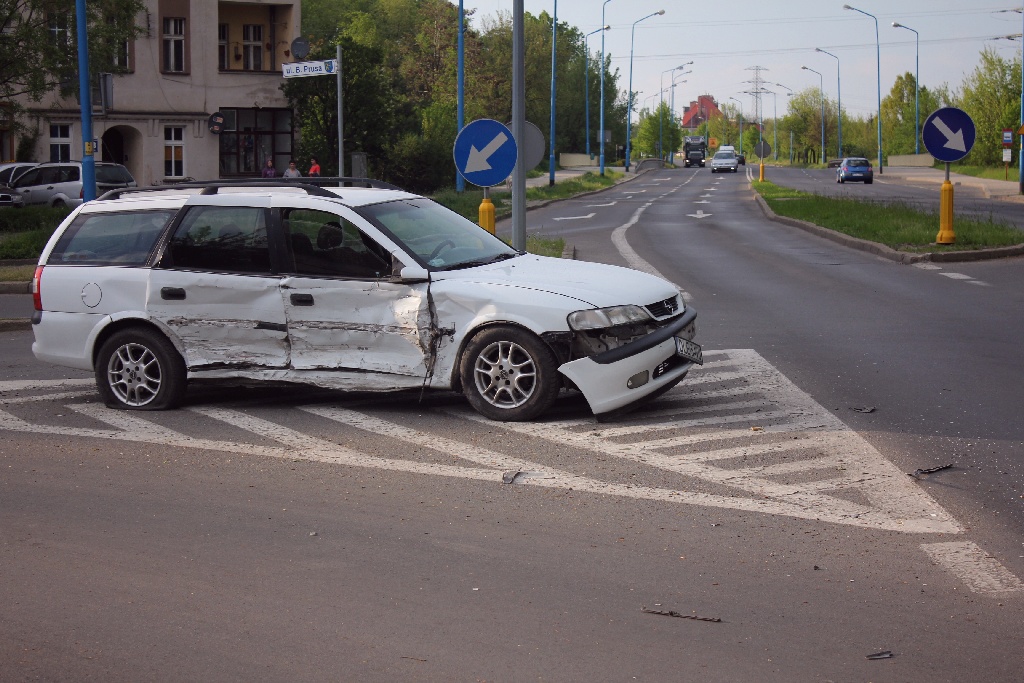 Kolizja na skrzyżowaniu ulic Leszczyńskiej i Bolesława Prusa