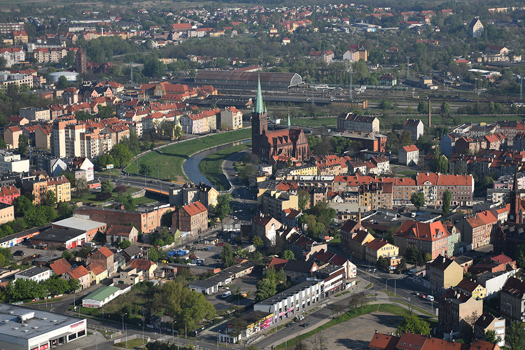 Legnica w porannym, majowym słońcu z lotu ptaka cz.1