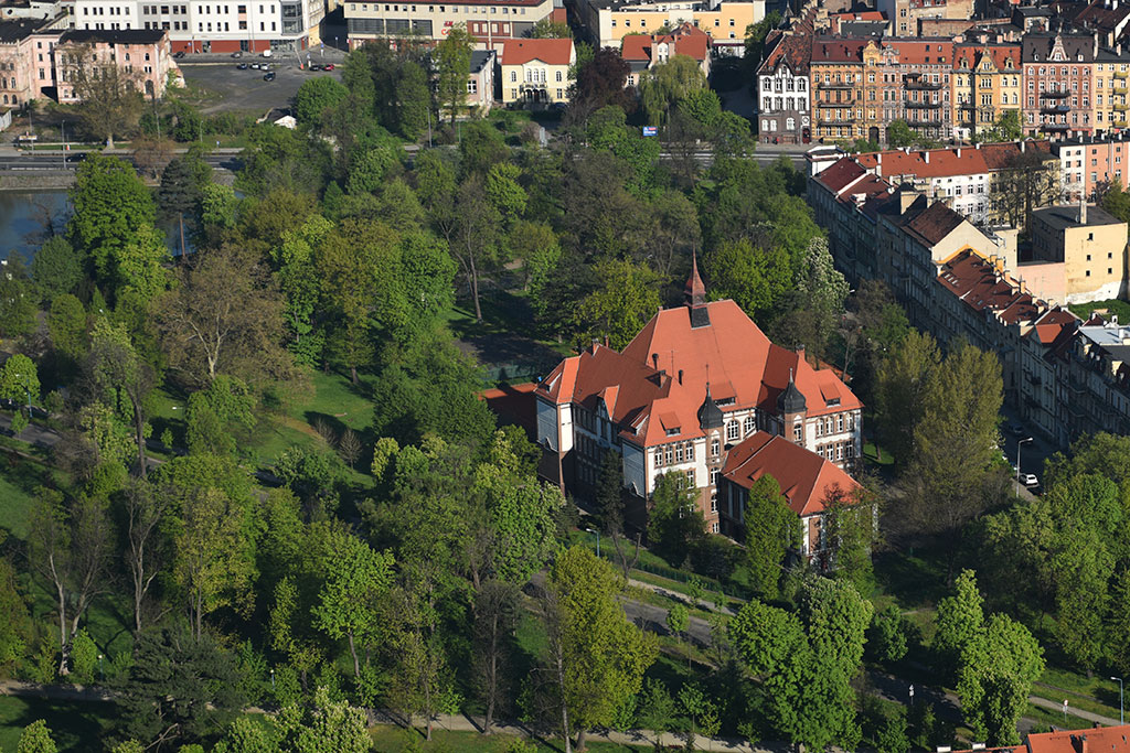 Legnica w porannym, majowym słońcu z lotu ptaka cz.1