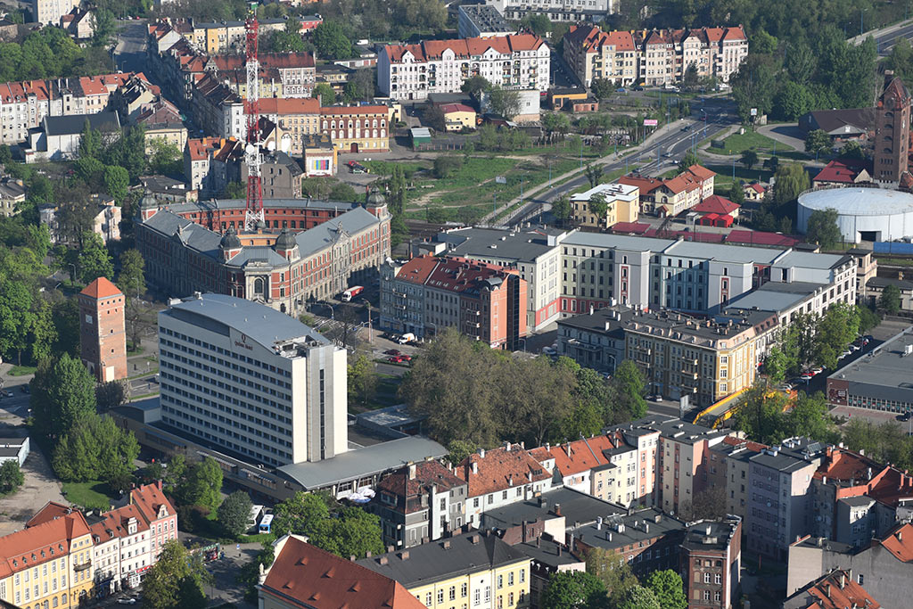 Legnica w porannym, majowym słońcu z lotu ptaka cz.2