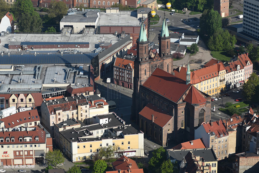 Legnica w porannym, majowym słońcu z lotu ptaka cz.2