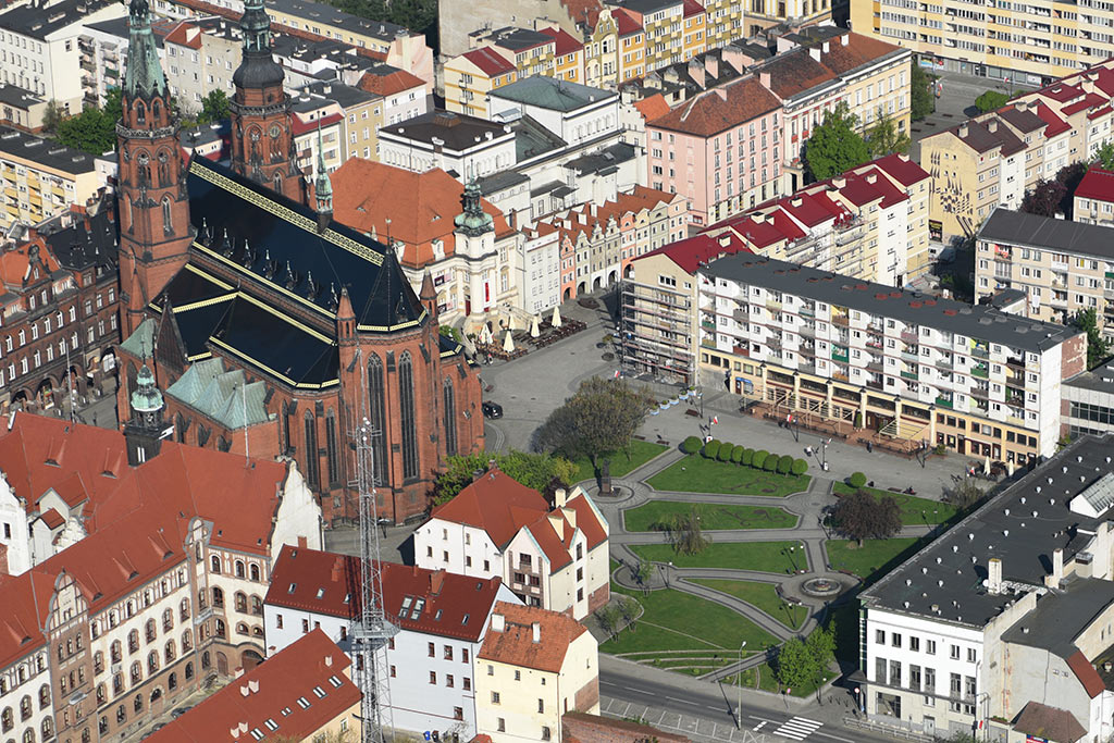 Legnica w porannym, majowym słońcu z lotu ptaka cz.2