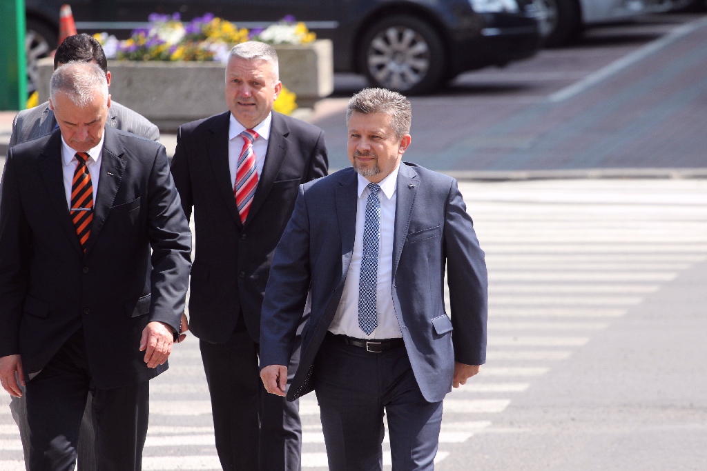 Medale i nagrody dla legnickich hutników w dniu ich święta