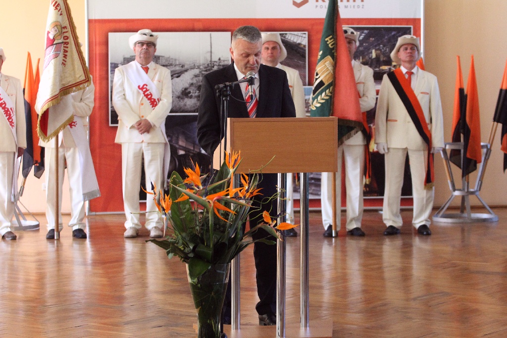 Medale i nagrody dla legnickich hutników w dniu ich święta