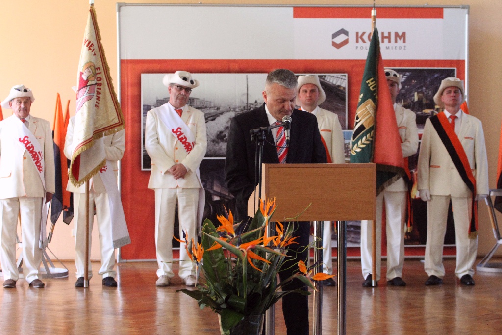 Medale i nagrody dla legnickich hutników w dniu ich święta